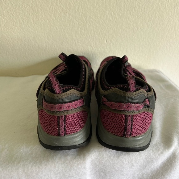 Chaco Women's Pink and Gray Outdoor Sandals Size 11 - Picture 3 of 9